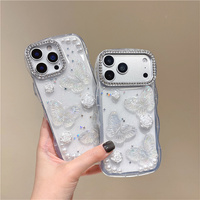 Coque de téléphone de luxe Papillon Rose Perle Strass pour iPhone 18 17 Pro Max 16 15 14 13, Housse de protection transparente ondulée à paillettes en époxy