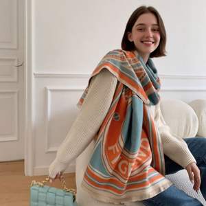 Châles en imitation cachemire imprimé licorne européenne Automne et hiver Écharpe double face pour femmes Écharpes d'animaux à blocage de couleur - Product Image 5