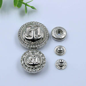 Boutons <span class=keywords><strong>pression</strong></span> personnalisés de haute qualité en alliage de métal avec strass Big Four Parts Press Spring Button for Clothes Down Jacket - Product Image 5