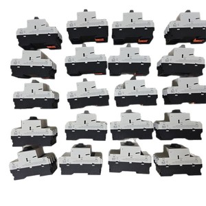 Disjoncteur thermique magnétique Lovato SM1R3200 à 3 pôles pour la protection du moteur, 24-32A - Product Image 5