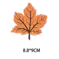 Haute qualité fer sur brodé personnalisé feuille d'érable vêtements Patch pour Jeans chaussures chapeau sacs décoration broderie vêtement patchs