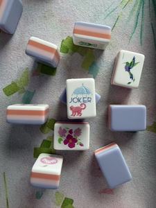 Nouvel ensemble de jeu de Mahjong de luxe pliable et personnalisable en acrylique à 4 couches, durable, écologique, moderne, unisexe, avec motif 160 cartes, léger - Product Image 5