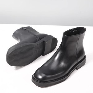 Botas Martin de Piel de Vacuno con Suela Gruesa, Cremallera Lateral de Cuero Genuino, Estilo Inglés con Patrones Tallados a Mano - Product Image 4