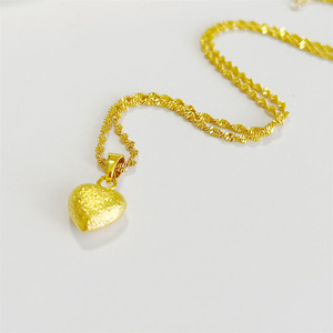 Collar <span class=keywords><strong>de</strong></span> cadena cubana <span class=keywords><strong>de</strong></span> cobre con colgante grueso chapado en oro <span class=keywords><strong>de</strong></span> 18 quilates con corazón impermeable Z H, regalo unisex, cadena para clavícula - Product Image 6