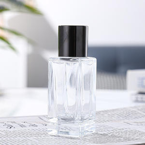 Flacone Spray Vuoto Portatile Cilindrico da 10ml in Vetro Trasparente con Tappo a Vite Vintage e Superficie Opaca, Personalizzabile con Logo, per Profumo e Cura della Pelle - Product Image 5