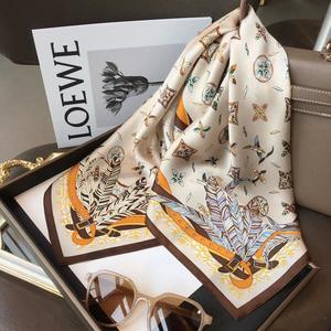 Écharpe en soie 100% Premium Sense 70*70CM, foulards carrés musulmans avec imprimé fleur de camélia pour femmes, écharpe carrée en soie de mûrier - Product Image 5