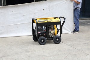 ポータブル8kw 7.5kw単相ディーゼル発電機、10インチゴム製4輪、50/60Hz、JDP1100FE、農村農業用ATS付き - Product Image 3