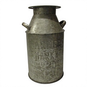 Vase à fleurs fini effet antique, seau à lait, pichet à lait décoratif vintage français avec poignée pour décoration rustique de ferme - Product Image 1