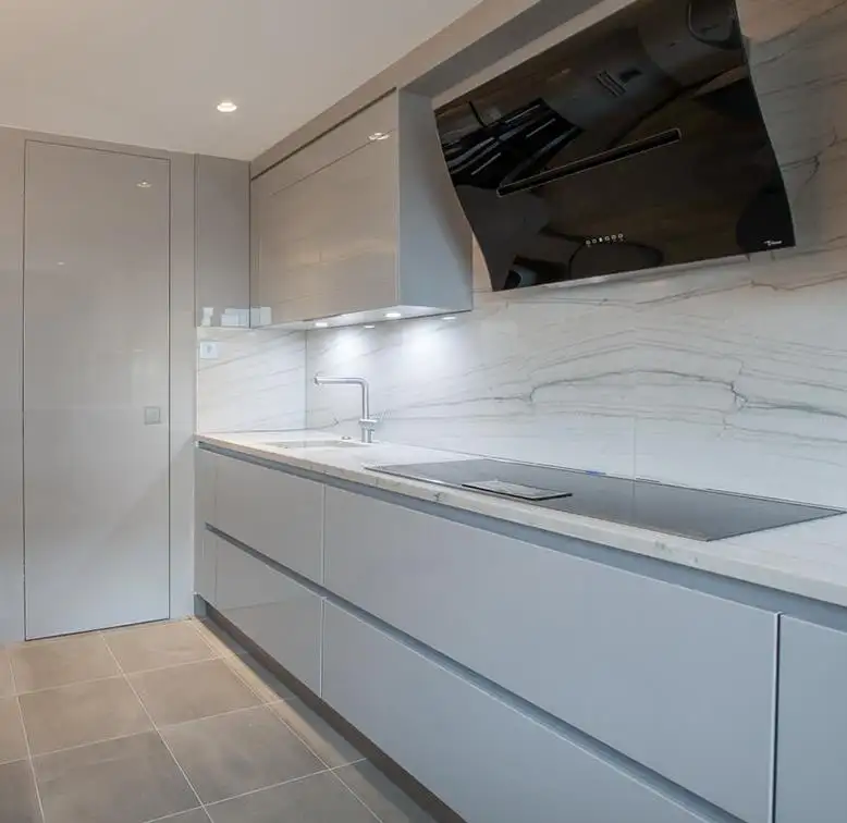 Son tasarım beyaz lake mutfak dolabı makul fiyat kabine tek lavabo ev mutfak modern entegre mutfak