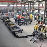 Scie à ruban portique NEWEEK automatique à alimentation hydraulique robuste avec variateur de fréquence pour le sciage du bois de précision
