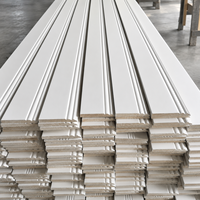 Plinthe en bois de pin pré-encollé blanc à jointures à doigts