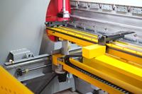 Presse plieuse CNC électrohydraulique 6+1 axes entièrement automatique synchronisée 125T3200, moteur 7,5KW, aluminium, prix usine