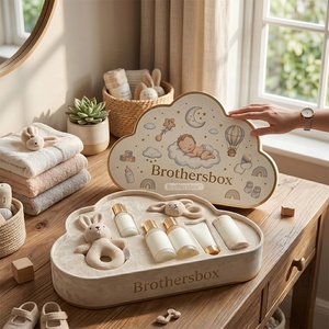 Boîte cadeau pour nouveau-né en forme de nuage, design personnalisé, emballage cadeau de luxe biodégradable irrégulier avec insert - Product Image 1