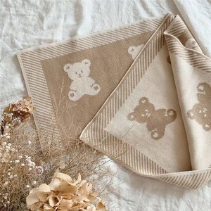 Ours d'amour personnalisé garçon fille 80*110cm canapé-<span class=keywords><strong>lit</strong></span> poussette sieste climatisation chaud tricoté bébé <span class=keywords><strong>couverture</strong></span> super douce - Product Image 3