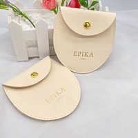 Pochette de rangement mini en cuir PU tendance pour bijoux (boucles d'oreilles, colliers) avec bouton-pression et logo gaufré, idéale pour les mariages