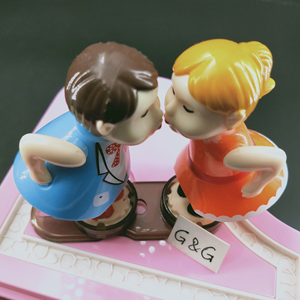 Carillon Musicale a Forma di Bacio per Bambini in Plastica - Product Image 4