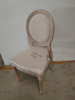 Chaise Louis à dossier rond en résine PP massif, style français, en tissu superposé, pour événements de mariage, vente en gros, location pour fêtes, chaise d'hôtel - Meilleures ventes