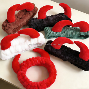 ที่คาดผมขนแกะปะการังสำหรับเด็กผู้หญิงที่คาดผมแบบยืดหยุ่น<span class=keywords><strong>ผ้า</strong></span>กำมะหยี่มีเขาตลก<span class=keywords><strong>ผ้า</strong></span>กำมะหยี่แฟชั่นล้างหน้า - Product Image 1