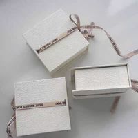YZ vente en gros boîte carrée texturée Simple ruban magnétique ruban boîte-cadeau emballage en carton boîte de papier emballage en papier