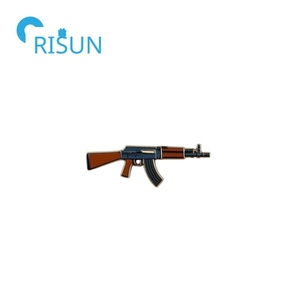 Sản Xuất Kim Loại Tùy Chỉnh Mini 3D Cổ Vàng Súng Ve Áo Pins Huy Hiệu Men Shooter Súng Trường Súng Súng Pin Trâm - Product Image 6
