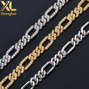 Pulsera de boda de diseño con esmeraldas delicadas para mujer, ajustable, con dijes de latón y circonitas 5A, ideal para fiestas y bodas. - Product Image 4