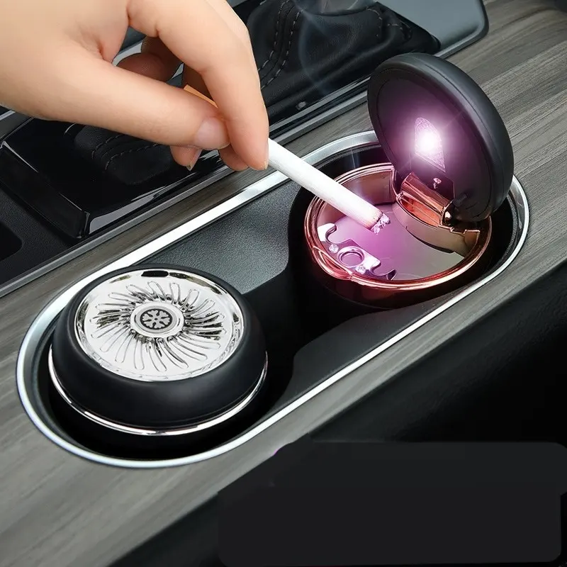 Brevet d'usine accessoires de voiture kit intérieur décoration pour filles femmes voiture cendrier portable sans fumée avec lumières colorées led