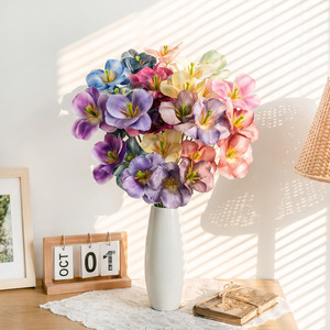 Tulipanes Artificiales con Pétalos Levantados, de Plástico y Tela, para Decoración de Bodas y Hogar, Arreglos Florales - Product Image 1