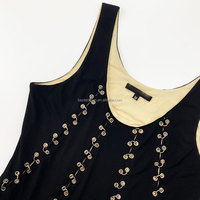 Fabricant de vêtements de marque de luxe pour femmes Robe moulante sans manches à larges bretelles et col en U sur mesure avec détail d'anneau et fermeture éclair