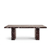 Tables à manger en marbre Rosa Levanto naturel, idéales pour les espaces de vie des résidences haut de gamme, des appartements et des hôtels.