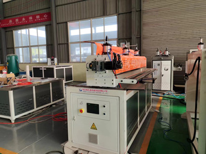 Machine d'extrusion de plaques en <span class=keywords><strong>polycarbonate</strong></span> alvéolaire PP imprimées, feuilles ondulées PP, plastique PE avec moteur Siemens haute précision - Product Image 4