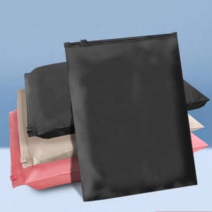 Tùy chỉnh chất lượng cao Matte Dây Kéo Màu đen thanh trượt Frosted PE Zip khóa bao bì nhựa Poly túi cho quần áo đóng gói - Product Image 2
