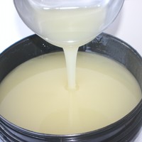 Vernis d'impression UV sur soie à 100% de contenu solide, faible odeur, UV spot