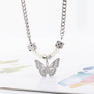 Collar de mariposa de plata tibetana con dados y cadena de perlas para suéter de moda - Product Image 1