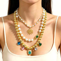 FM-LHN2244 Magnifique Collier Plaqué Or avec Pendentif Croix/Cœur, Breloque Coquillage Religieuse, Vente en Gros, Collier Tendance pour Femme avec Perles Blanches