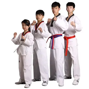 Uniformi internazionali di taekwondo di buona qualità di vendita calda di trasporto libero del campione per addestramento