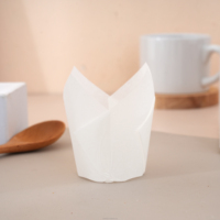 Vente en gros de moules à cupcakes en papier sulfurisé personnalisés avec logo, en forme de tulipe, pour la cuisson des muffins, en vrac