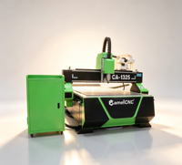 Routeur CNC 1325 pour le bois avec table de travail à rainures et pinces de fixation pour matériaux en bois massif irréguliers