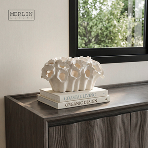 Jarrón de Cerámica Hecho a Mano Merlin Living para Decoración del Hogar, Jarrón de Flores de Cerámica Art <span class=keywords><strong>Deco</strong></span> con Forma de Coral, Fábrica de Cerámica Chaozhou, OEM/ODM - Product Image 5