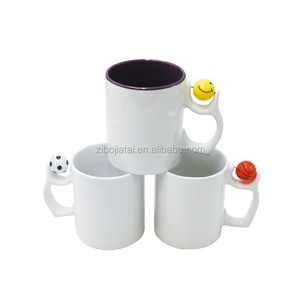Taza de cerámica de sublimación <span class=keywords><strong>en</strong></span> blanco de 11oz con una bola <span class=keywords><strong>en</strong></span> el mango - Product Image 1