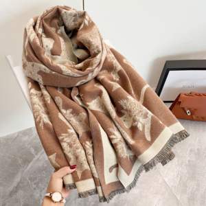 أزياء جديدة على الطراز الكوري القطط الحيوانية ونمط القمر وشاح طويل شتوي من الكاشمينا وشاح سميك دافئ للنساء شالات الباشمينا خمر - Product Image 4