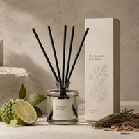 Diffuseur à roseaux carré 100 ml Marque Blanche, Kit Complet avec Huile Parfumée Bergamote Cèdre, Bouteille Personnalisée, Logo et Boîte pour Détaillants