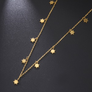 Collier ras du cou Lilia Modèle 01 pour femme, en acier inoxydable plaqué or 18 carats, tendance, cadeau étoile - Product Image 6