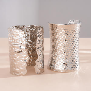 J Fashion Brazalete de Aleación de Zinc de Cara Ancha, Diseño Cóncavo Convexo Abierto, de Alta Gama, Elegante, Unisex, para Fiesta, con Personalidad Exagerada - Product Image 4