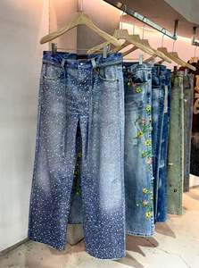 <span class=keywords><strong>Jeans</strong></span> da <span class=keywords><strong>Uomo</strong></span> in Denim Leggero Lavato con Ricami Floreali, Vita Media, Gamba Larga Stile <span class=keywords><strong>Boyfriend</strong></span>, Formali - Product Image 4