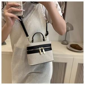 Customized PU Leather Bucket Bag Stylish Crossbody Hand & Woven Drawstring Handbags Fashionable Portable Feature - Product Image 5