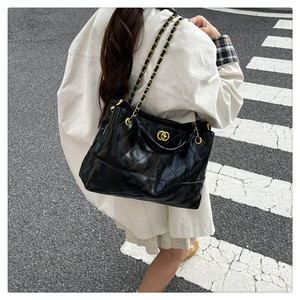 Túi xách nữ hàng hiệu cao cấp, thiết kế thời trang, dung tích lớn, chất lượng cao cấp, có logo - Product Image 3