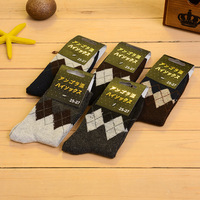 Vente en gros 5 paires de chaussettes épaisses et chaudes en laine de lapin pour hommes, chaussettes d'hiver de robe d'affaires de couleur unie à tube moyen