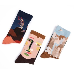 ถุงเท้าสั่งทำจากโรงงาน OEM สำหรับฤดูใบไม้ผลิและฤดูร้อน ลายภาพวาดสไตล์ฝรั่งเศส แฟชั่นสำหรับผู้หญิง รับผลิตจำนวนน้อยตามสั่ง - Product Image 2