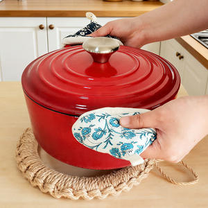 ฝาปิดหม้อป้องกันน้ำร้อนลวกแบบใหม่ ถุงมือกันความร้อนแบบหนาพร้อมลวดลายดอกไม้สำหรับใช้ในครัว - Product Image 1