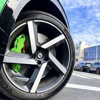 Kit d'étriers de frein GT6 4/6 pistons, frein de course avec étrier et disque en céramique carbone pour Audi Rs4 Rs6 C7 Xiaomi SU7 YU7 Tesla Model 3
